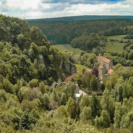 Cozy With Barbecue, Cleaning Included Chalet Oignies